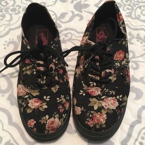 Floral Print All Black Lo Pro Vans